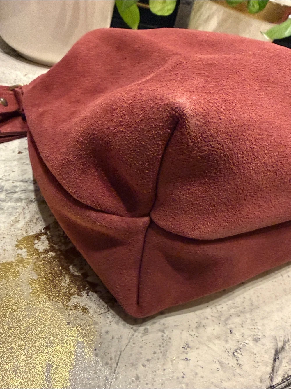 Portland Leather Good Suede Drawstring Shoulder Bag in Burgundy Rose - Picture 4 of 9